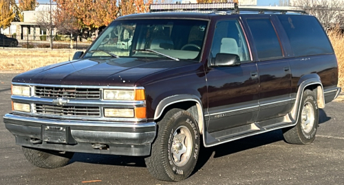 1996 CHEVROLET SUBURBAN - LIGHT BAR - 4X4!