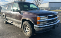 1996 CHEVROLET SUBURBAN - LIGHT BAR - 4X4! - 8