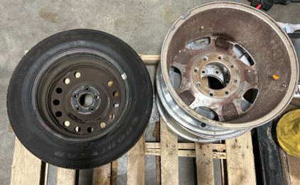 (2) Rims & (1) Tire