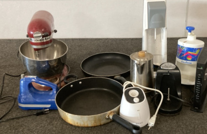 VARIETY OF KITCHENWARES.