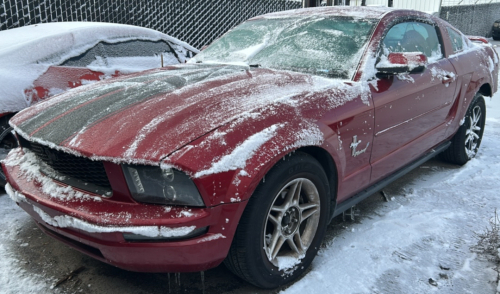 BANK REPO - 2006 FORD MUSTANG - AFTERMARKET STEREO