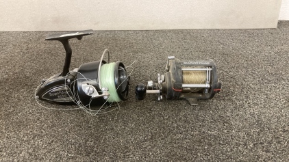 (2) Large Size Fishing Reel