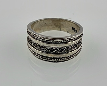 .925 Silver Ring Size 5-1/2