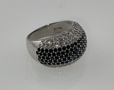 White And Black Round Cut And Faceted Gemstone .925 Silver Ring Size 6-1/2