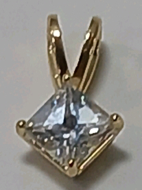 10k Gold Diamond Pendent Square Cut (0.65 ct)