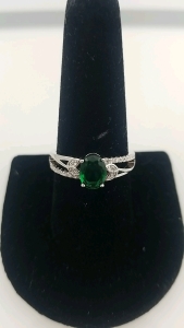 Beautiful Green Emerald Ring-Size 9