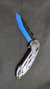 (1) 4" Black & Blue Pocket Knife