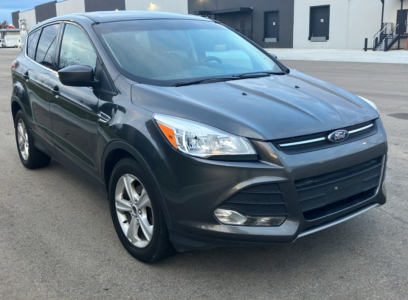 2016 FORD ESCAPE - CLEAN!