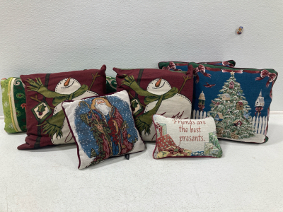 (8) Christmas Pillows