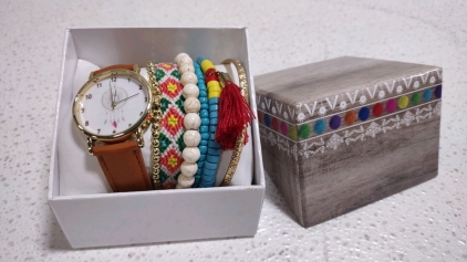 (1) Dream Catcher Designed Watch & Bracelets Set