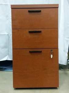 (1) Rolling Wood File Cabinet w/ Locking Drawer