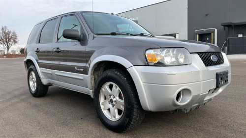 2005 FORD ESCAPE HYBRID - 4X4!