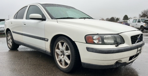 2003 VOLVO S60 - TURBO - HEATED SEATS!