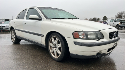 2003 VOLVO S60 - TURBO - HEATED SEATS!