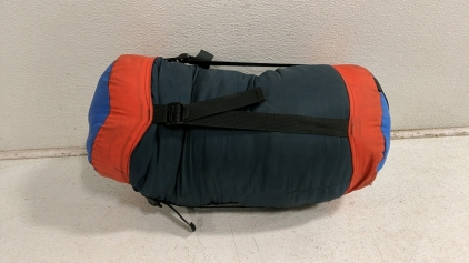 (1) Sleeping Bag w/ Softshell Case