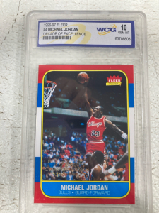 1996-97 Fleer #4 Michael Jordan Decade Of Excellence Sports Card