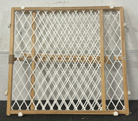 Cute Adjustable Baby Gate !