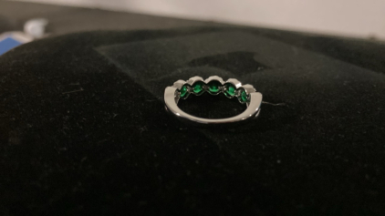 Size 8, 5-Stone Green Emerald .925 Ring-authentication unavailable