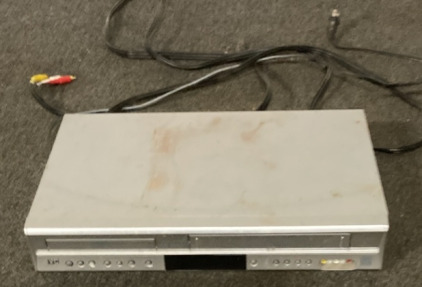 JVC VHS/ DVD PLAYER.