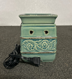 Brand New Scentsy Warmer - Armerina