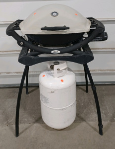 (1) 40"×29" Weber Grill w/Stand & Accessories (1) Large Propane Tank
