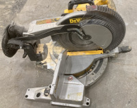 DeWalt Compound Miter Saw 12” - 3