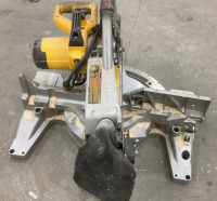 DeWalt Compound Miter Saw 12&rdquo; - 4