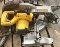 DeWalt Compound Miter Saw 12” - 4