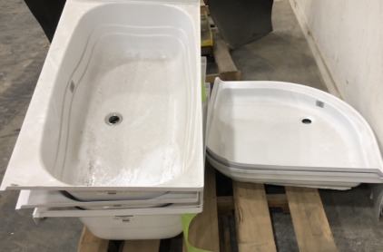 Pallet of Shower & Tubs For RVs