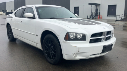 2010 DODGE CHARGER SXT - CLEAN!