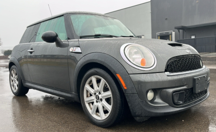 2013 MINI COOPER - SUN ROOF!