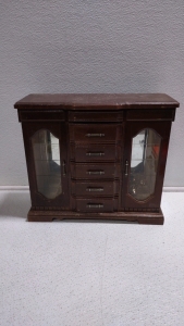 (1) 18"x 6&frac12;"x 16" Jewlery Box