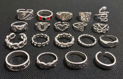 (19) Assorted Rings