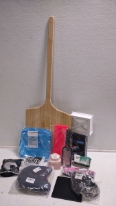 (1) Wooden Pizza Spatula, (1) Bag of (3) Assorted Sized Reusable Silicone Bags, (1) 3&frac14;"x 3&frac14;"x 3&frac34;" Little Rose Pink Jewlery Box, & More Amazon Returns!