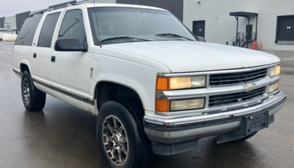 1998 CHEVROLET SUBURBAN - 4X4!