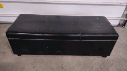 (1) 47&frac12;"x 18"x 15&frac12;" (Black) Leather-Like Ottoman/Storage Footrest