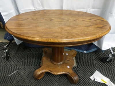 (1) Round Oak Pedestal Table