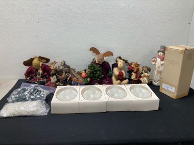 Moose Figurines & Christmas Decorations