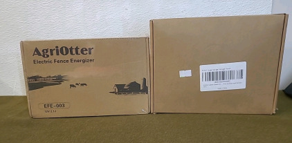 (1) New Sealed AgriOtter Electric Fence Energizer, 40 Acre /10 miles Model#EFE-003 & (1) Set Of Ladder Wall Hooks
