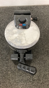 Bella Belgian Flip Waffle Maker