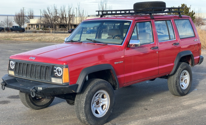 1988 JEEP CHEROKEE - 4X4 - AFTERMARKET HEADLIGHTS!