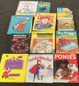 VARIETY OF CHILDRENS BOOKS.