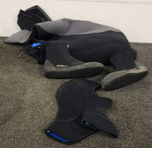 Akona Titanium Wetsuit Footwear and Headwear... size 5XL Footwear Size 14