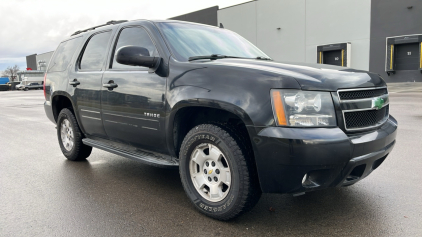 2012 CHEVY TAHOE - 4X4 - DVD PLAYER!