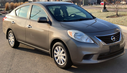 2012 NISSAN VERSA - CUTE CAR!