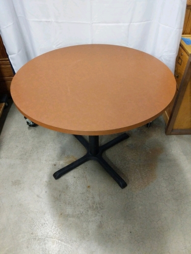 (1) Round Table w/ Laminate Top - 36" Round