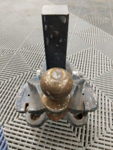 (1) Heavy-Duty Trailer Hitch Ball Mount