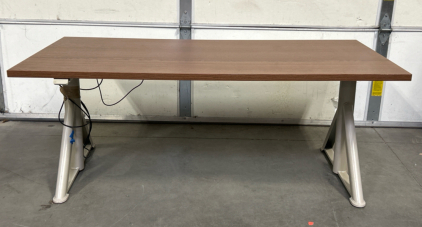 Electric Up/ Down Table