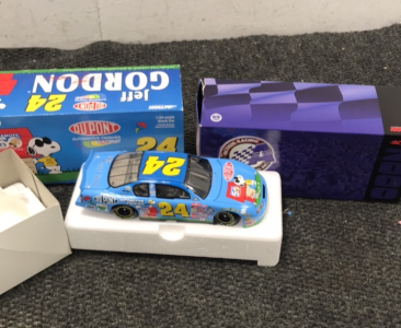 Jeff Gordon 1:24 scale NASCAR &ldquo;snoopy&rdquo;