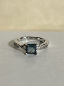 Size 8 Faceted Square Cut Aquamarine Gemstone .925 Ring
